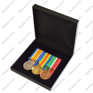 MOUNTED MEDAL SET WWI - GROUP 04 (3 MEDALS)