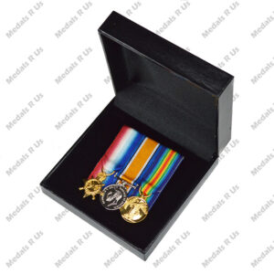 Alternative view of MOUNTED MEDAL SET WWI - GROUP 03 (3 MEDALS)