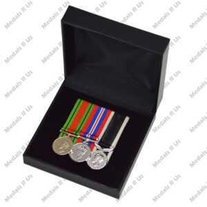 Alternative view of MOUNTED MEDAL SET WWII - GROUP 02 (3 MEDALS)