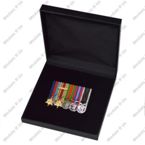 Alternative view of MOUNTED MEDAL SET WWII - GROUP 09 (5 MEDALS & 1 CLASP)