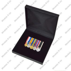 Alternative view of MOUNTED MEDAL SET WWI & WWII - GROUP 02 (5 MEDALS)