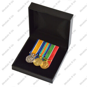 Alternative view of MOUNTED MEDAL SET WWI - GROUP 04 (3 MEDALS)